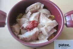 Филе хека в томатном соусе - приготовления блюда - шаг 8