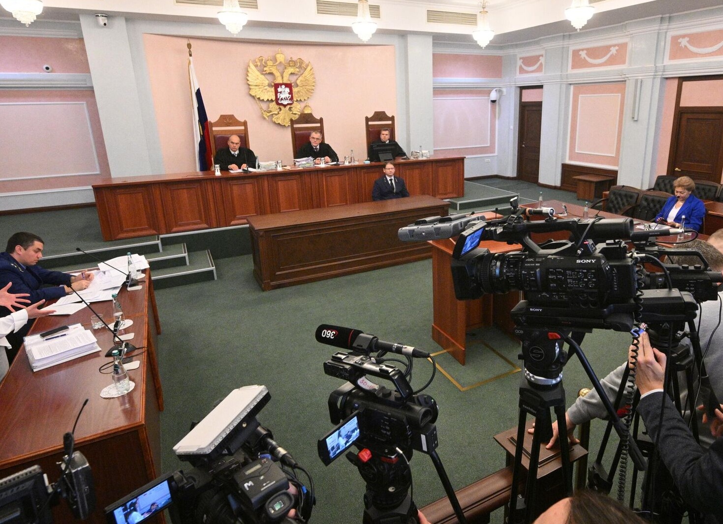 Судебное решение по делу Ларисы Долиной вызвало сомнение в справедливости и равноправии